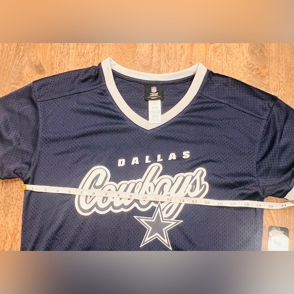 Dallas Cowboys Women’s Shirt NWT- Medium 7/8 - Picture 5 of 7